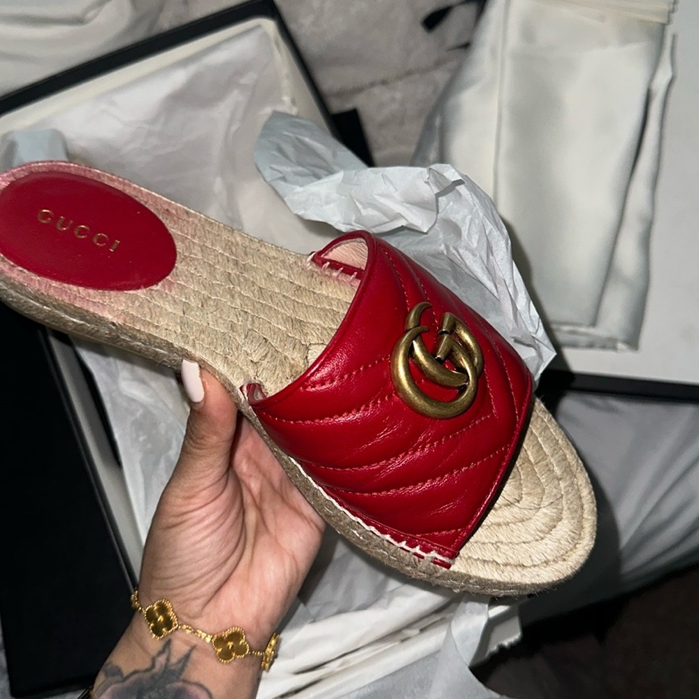 Gucci Sandal leather in Hibiscus red size 27 ** AUTHENTIC**
